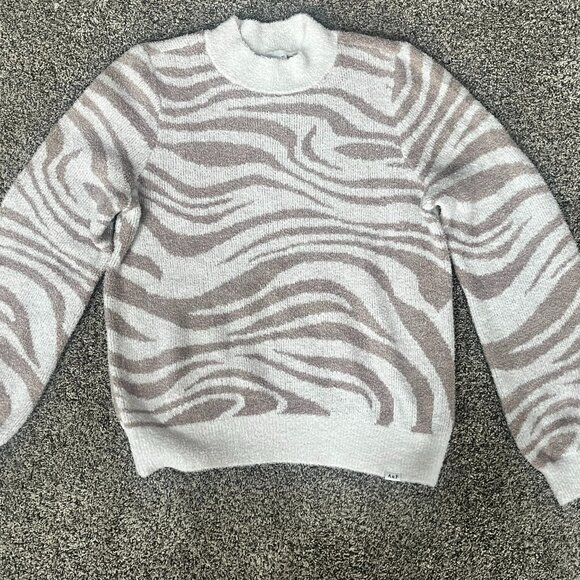 Girls abercrombie kids Sweater - Size 15/16 - Picture 1 of 3